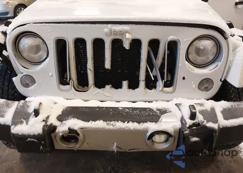 2018 Jeep Wrangler Jk Unlimited Sahara 4X4 z USA, uszkodzony, nr VIN 1C4BJWEG4JL823089